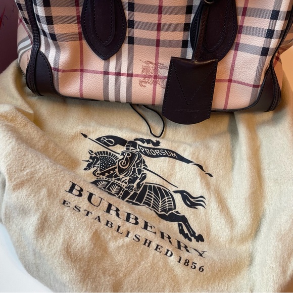 Burberry Haymarket Gladstone tote shoulder bag - Picture 16 of 16